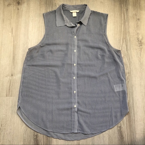 H&M Tops - Sleeveless Collared Blouse // Sleeveless Shirt